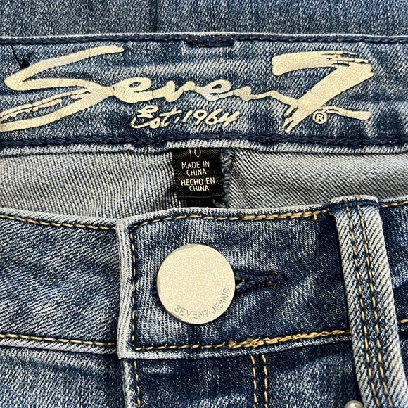 Seven7 Mid Rise Skinny Jeans Women’s Size 10 With Ripped Knees And Faux Pearls - Picture 5 of 6